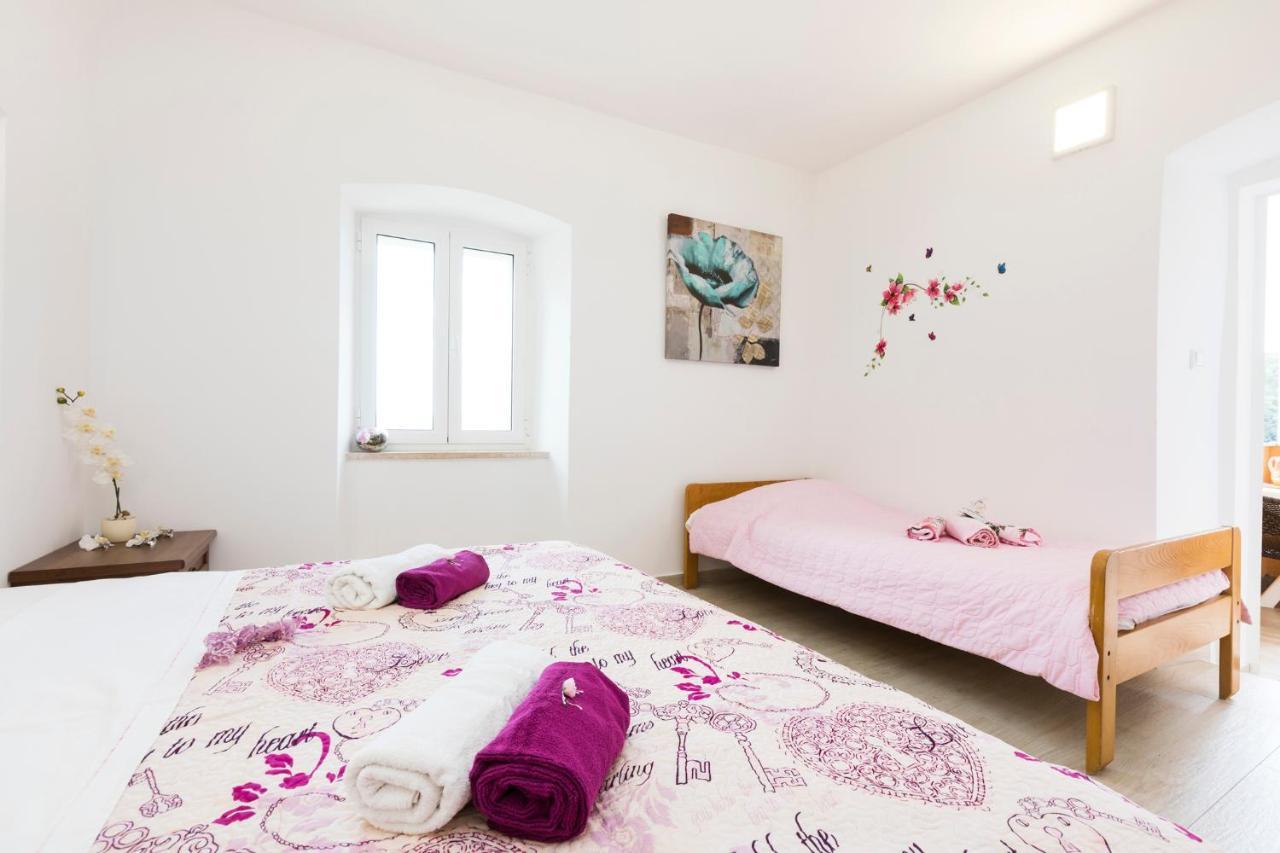 Apartmani I Soba Roberto I Mirjana Валун Екстер'єр фото