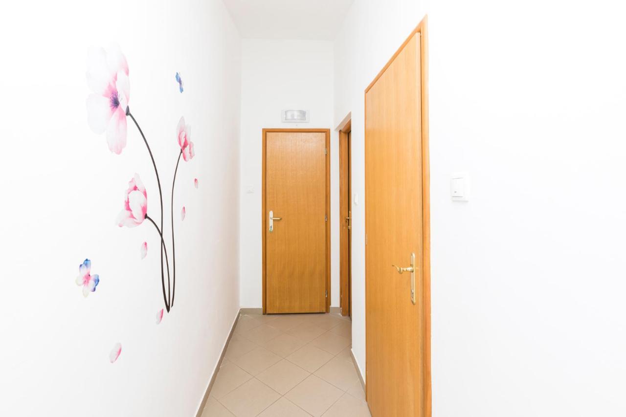 Apartmani I Soba Roberto I Mirjana Валун Екстер'єр фото
