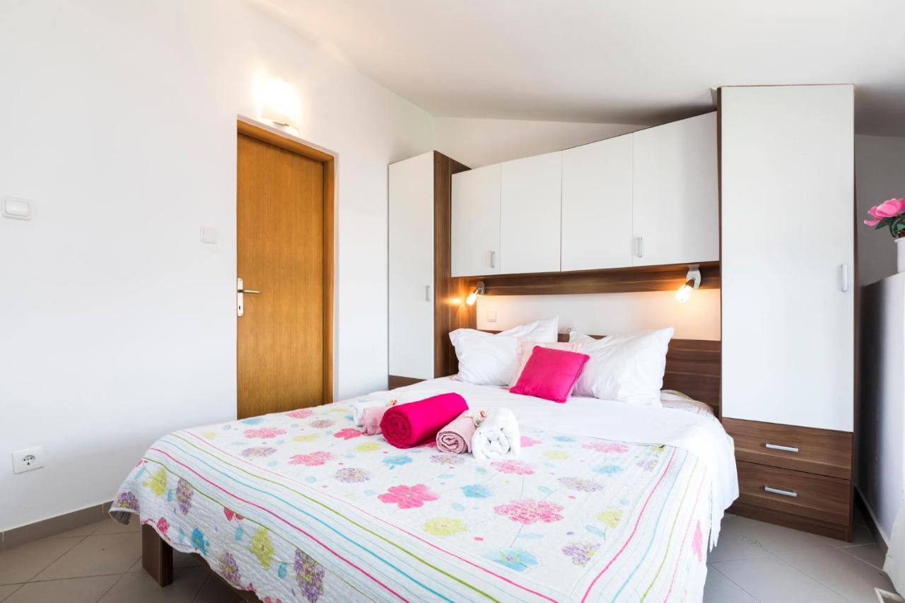 Apartmani I Soba Roberto I Mirjana Валун Екстер'єр фото